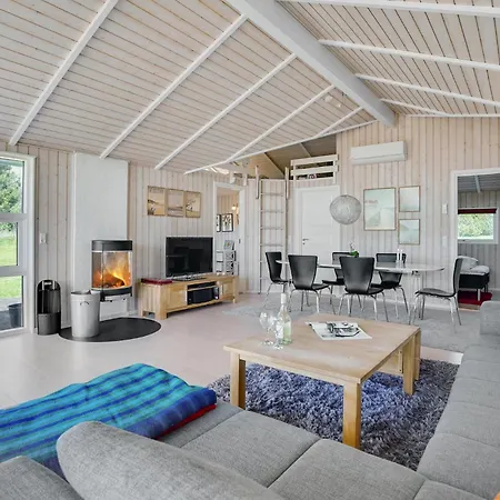 Gorgeous In Ejstrupholm With Sauna בית נופש