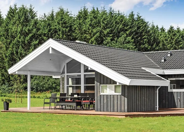 Gorgeous In Ejstrupholm With Sauna بيت للعطل