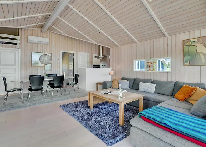 بيت للعطل Gorgeous In Ejstrupholm With Sauna *