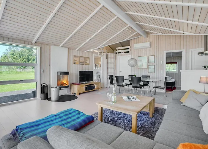 Gorgeous In Ejstrupholm With Sauna بيت للعطل