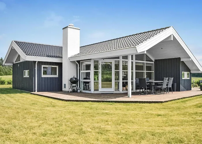 Gorgeous In Ejstrupholm With Sauna بيت للعطل *