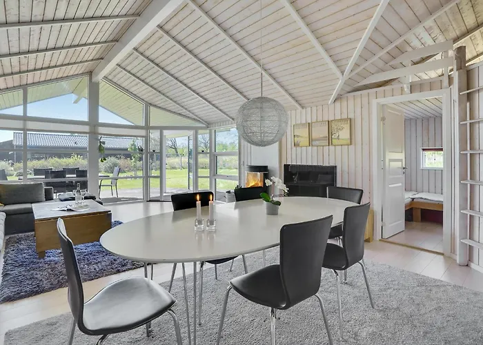 Gorgeous In Ejstrupholm With Sauna بيت للعطل *